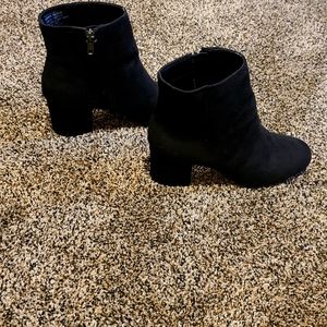 Brand new black boots for women